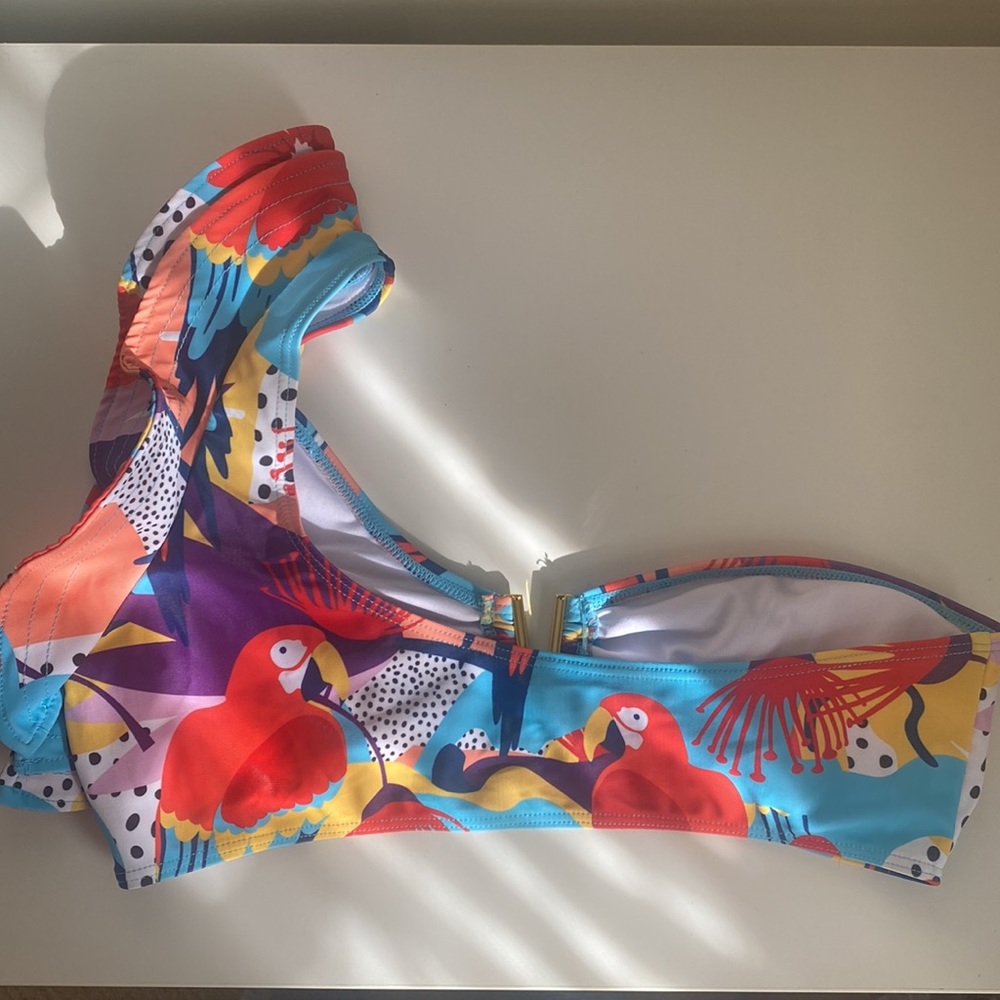 One Shoulder Ruffle Swimsuit Top Size M Vibrant Tropical Parrot Print Beach Fun - Picture 5 of 10